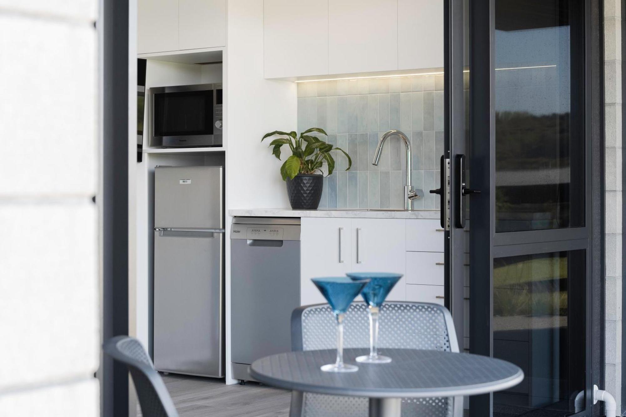 Pukehina Estuary Sunset Views Townhouse & Studio מראה חיצוני תמונה